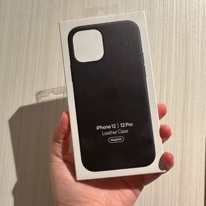Apple iPhone 12 | iPhone 12 Pro Black Leather Case MagSafe